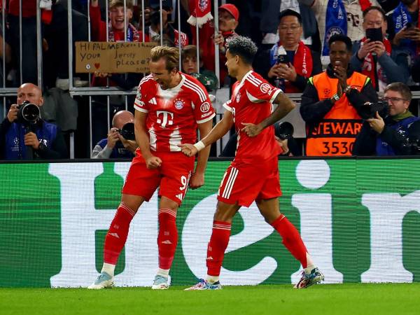 Así celebró Harry Kane una de sus anotaciones en el partido.