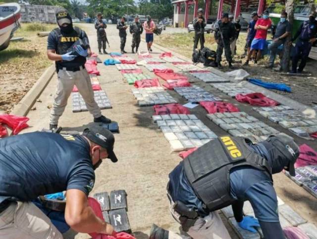 11 años de prisión para dos hondureños por tráfico de 739 kilos de cocaína