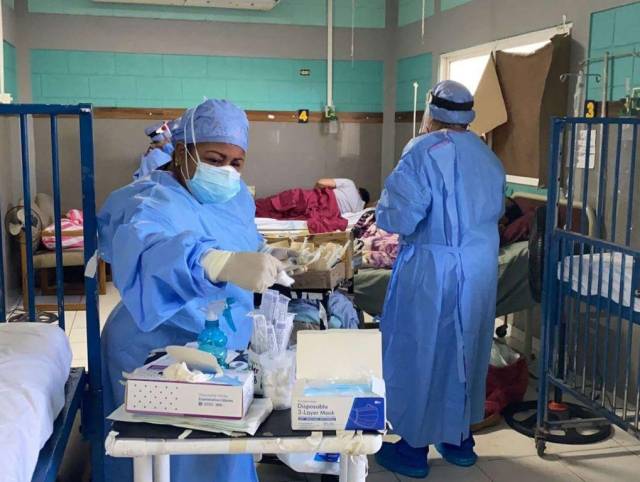 Más de 30 médicos se han contagiado por covid-19 en Honduras