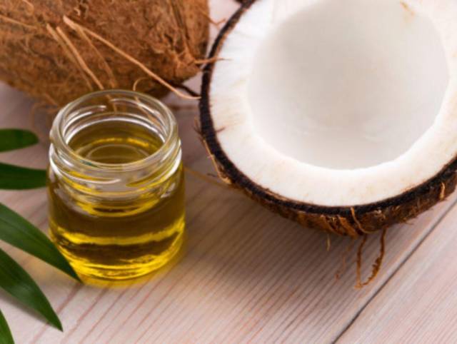 De la salud a la belleza: 5 beneficios del aceite de coco