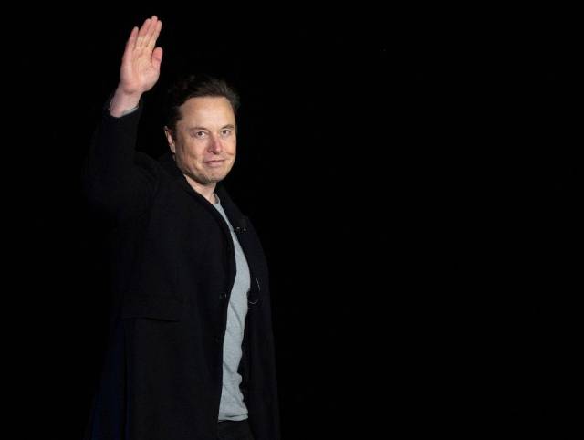 Elon Musk pone en duda compra de Twitter