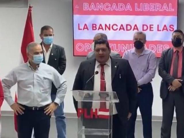 Diputado suplente José Gaido se une al Partido Liberal tras ser suspendido por el PAC