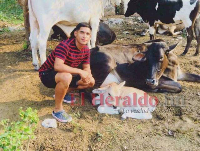 Marco Aceituno durante gran parte de su vida se dedicó a la crianza de ganado junto a sus padres.