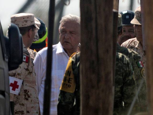 Presidente de México llama a redoblar esfuerzos para rescatar a mineros
