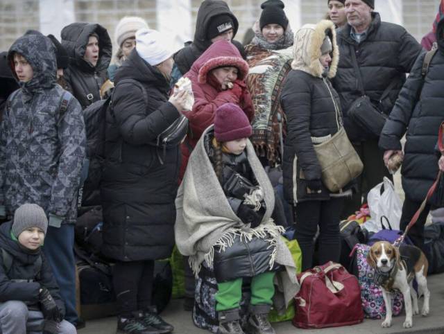 Más de uno de cada dos refugiados ucranianos podría encontrar trabajo en la eurozona, según BCE