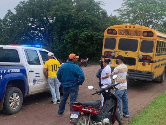 Asesinan y dejan rótulo a conductor de bus en Olanchito