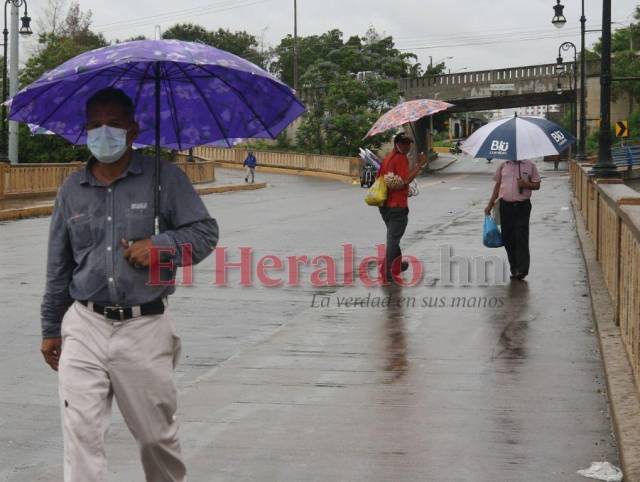 Convergencia de vientos y humedad seguirá dejando lluvias este domingo en Honduras