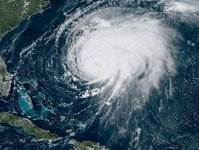 Huracán Fiona causa fuertes vientos y lluvias en las Bermudas