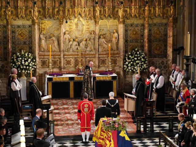 En las cuatro naciones del Reino Unido, un mismo dolor por el último adiós a Isabel II