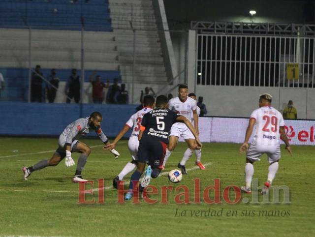 Motagua y Olimpia disputan la ida de la semifinal en el Estadio Chelato Uclés