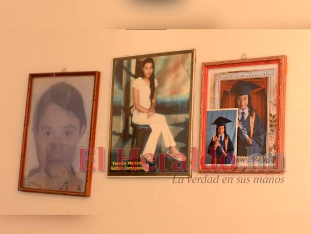 Las fotos de Priscila, cuando era más joven, su hija Yesenia y su nieta adornan la pared de la humilde vivienda.