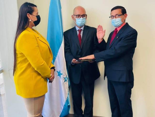 Juramentado el doctor Gaspar Rodríguez como nuevo director del IHSS
