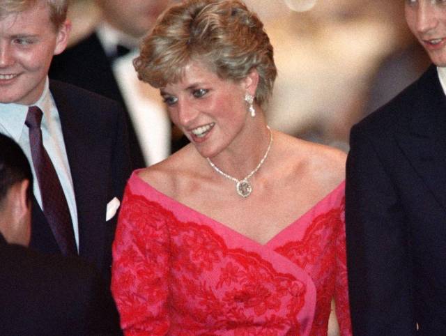Subastarán fotografía de la princesa Diana que “no le gustaba”