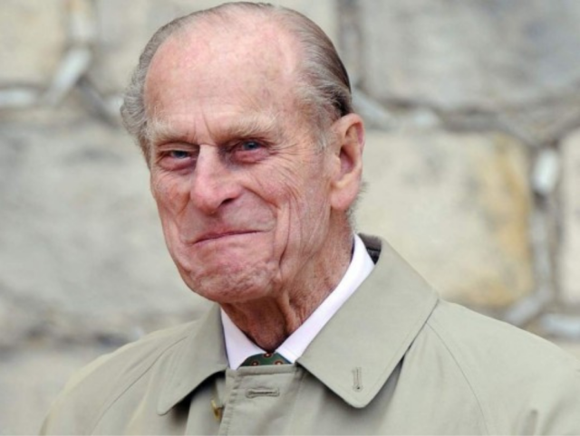 La monarquía británica comparte poema para conmemorar la muerte del príncipe Felipe
