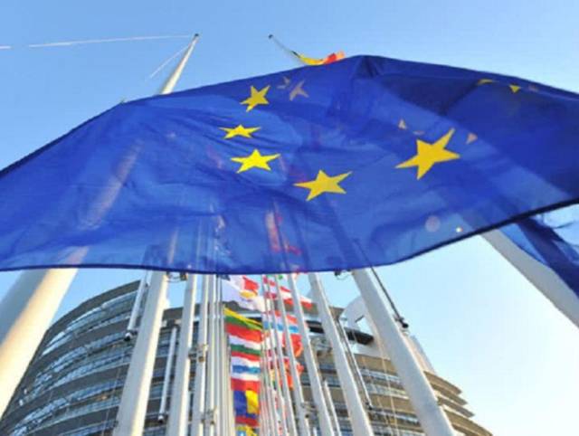 Presidencia de la UE estudia prohibir visados para todos los rusos
