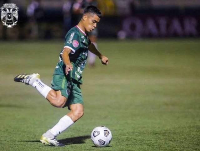 Luciendo la camiseta número 65, Isaac Castillo debutó con el Verde en Managua.