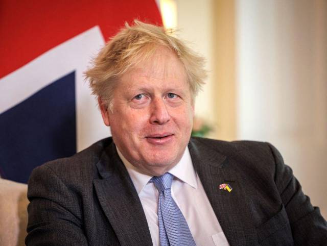 Boris Johnson promete más ayuda militar para Ucrania