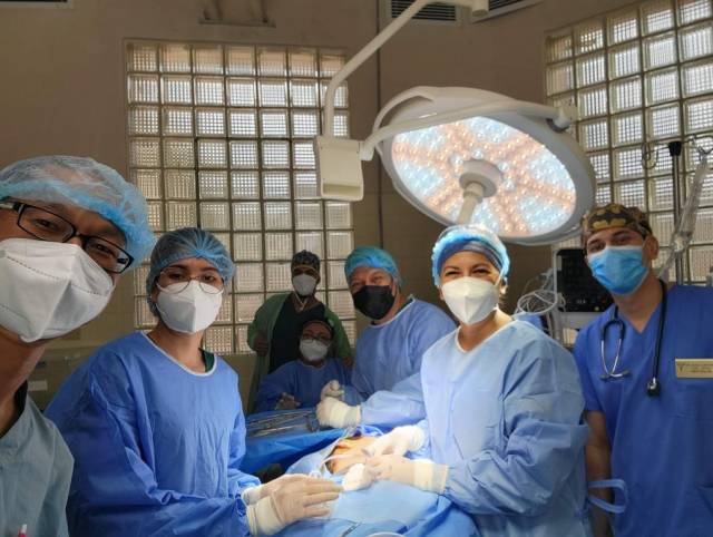 Médicos norteamericanos realizan brigada de cirugías en hospital San Felipe