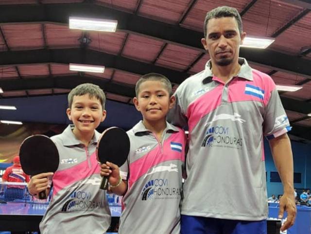 Niños hondureños conquistan torneo centroamericano de tenis de mesa en Guatemala