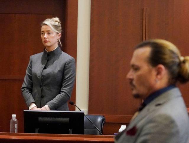 La razón por la que Johnny Depp no ve a Amber Heard a los ojos durante juicio