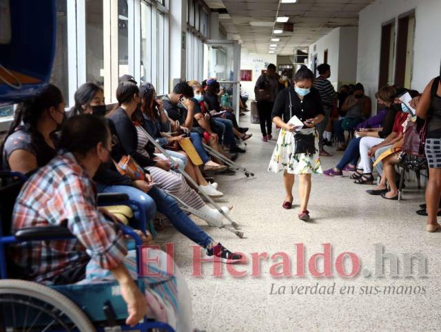 Análisis: Falta de médicos pone en jaque atenciones en hospitales de Honduras