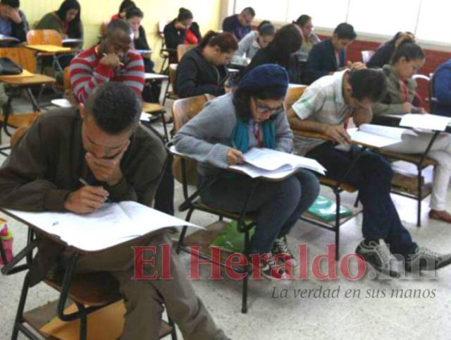 Fracasa el concurso docente en cinco departamentos de Honduras