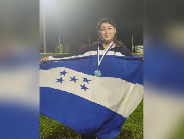 Hondureña Esther Padilla consigue medalla de plata en competencia de lanzamiento de jabalina en Nicaragua