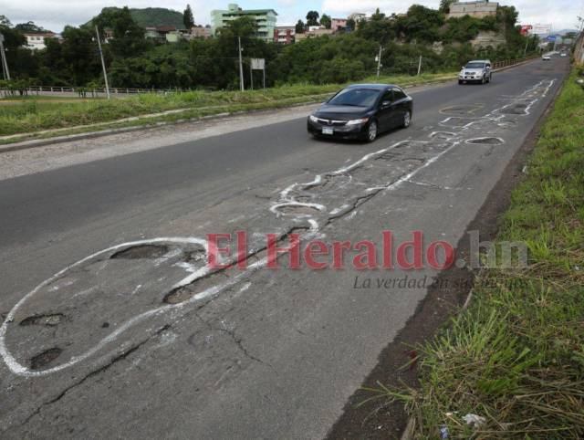 Los capitalinos esperan que las autoridades de la Alcaldía Municipal inicien pronto con los trabajos de reparación de las calles.