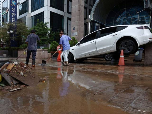Lluvias torrenciales e inundaciones causan siete muertos en Seúl