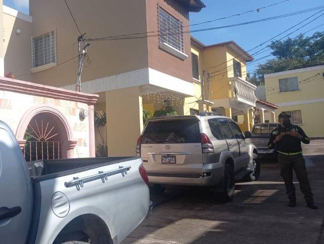 Capturas y decomisos de droga en allanamientos en colonia San Ángel y residencial Villas de Tiloarque en la capital