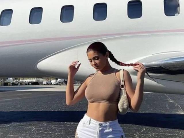 Redes sociales presionan celebridades a abandonar sus aviones privados a favor del clima