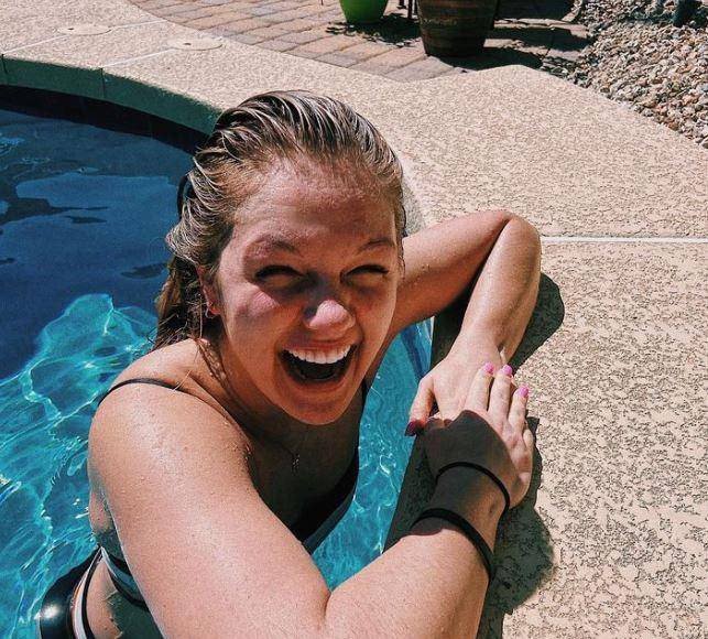 Defensora y atlética, así es Jenna Brandt, la novia de Brock Purdy