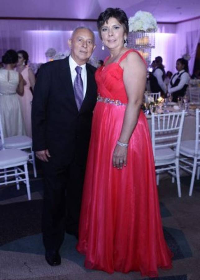 Brindis nupcial para sellar su felicidad