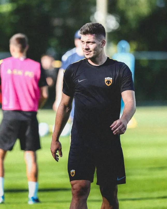 Kervin Arriaga y su nuevo equipo en Europa: Champions League y compañeros