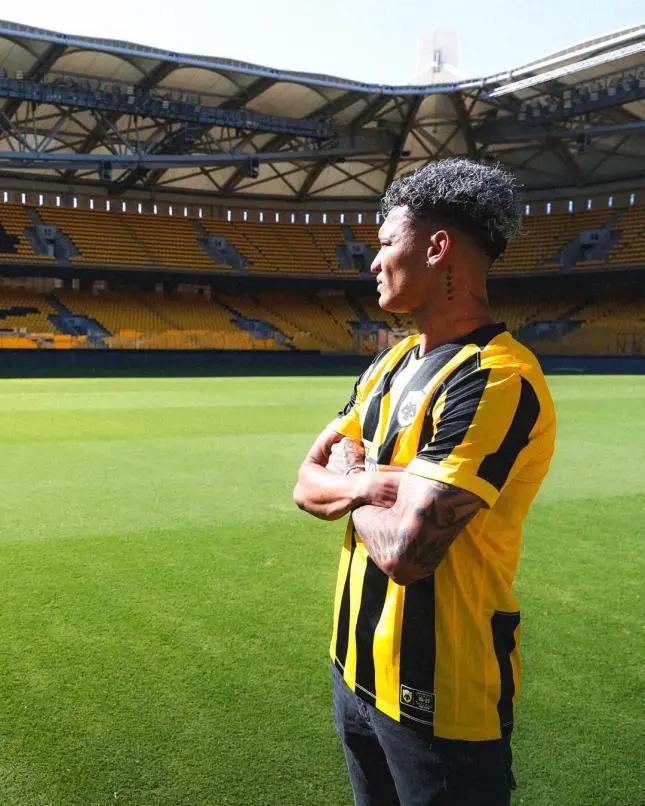 Kervin Arriaga y su nuevo equipo en Europa: Champions League y compañeros