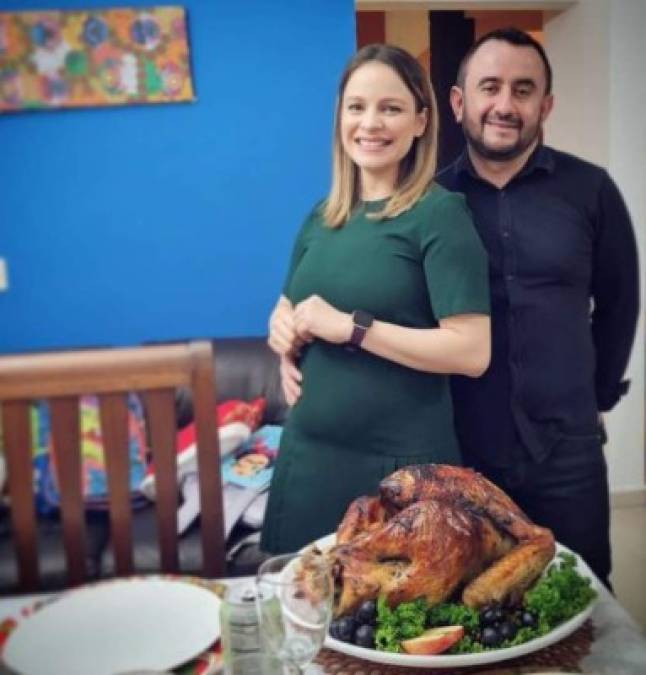 Hermosa y radiante, así luce la guapa chef Keyla Martínez embarazada