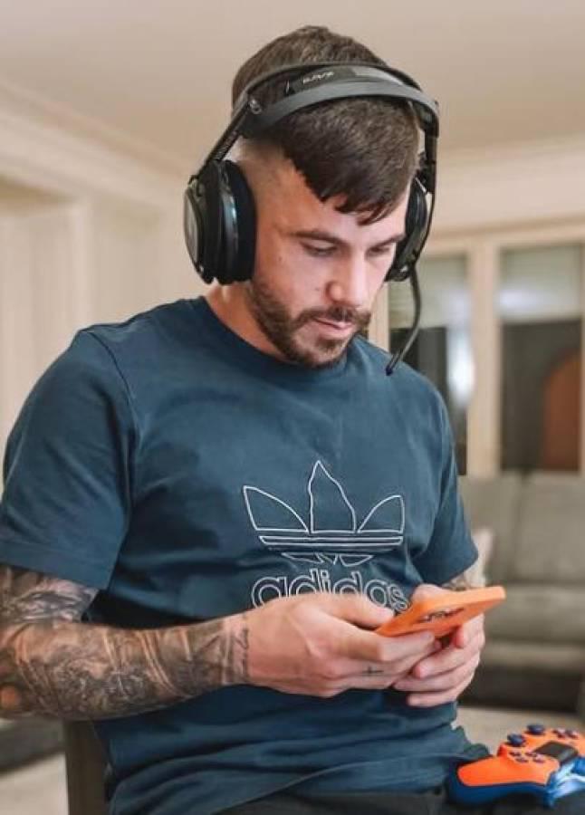 Exjugador de Barcelona es hospitalizado tras sufrir mordida de perro en sus partes íntimas