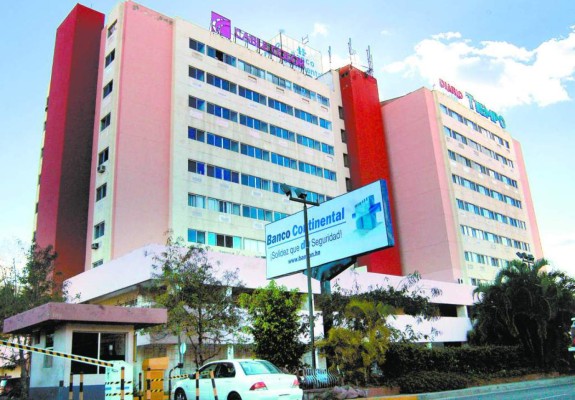 La institución aclaró que ninguno de los tres miembros acusados de la familia Rosenthal tiene un porcentaje por arriba del 50 por ciento en lasa acciones de la empresa.