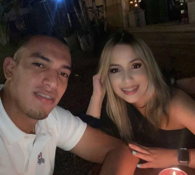 De película: Jugador de Real España propone matrimonio a su novia y esta fue la respuesta (FOTOS)