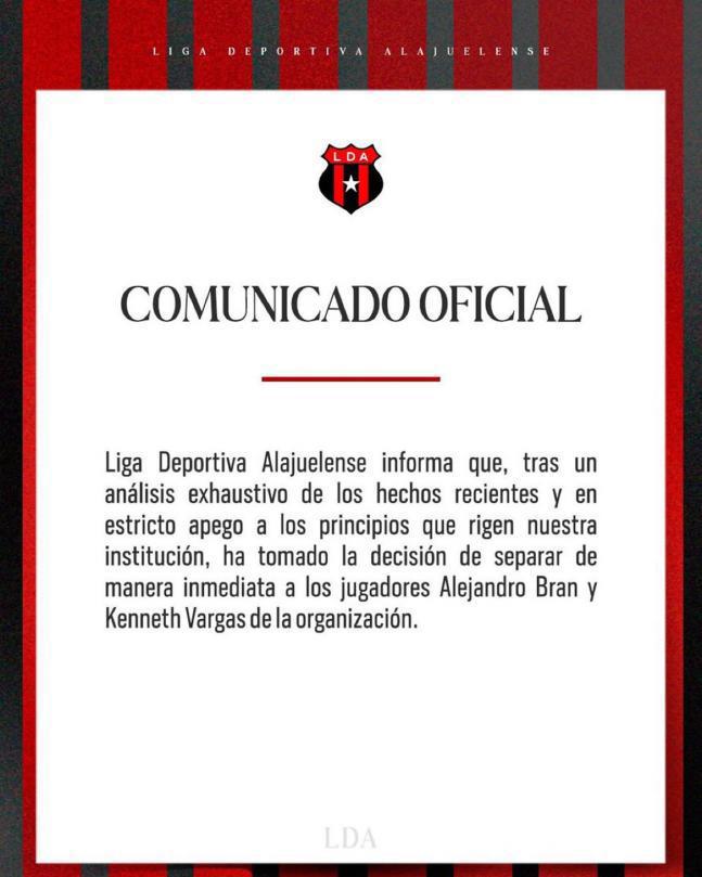 ​​​​​​Tirotean vehículo de reconocido futbolista luego de pleito en un centro nocturno
