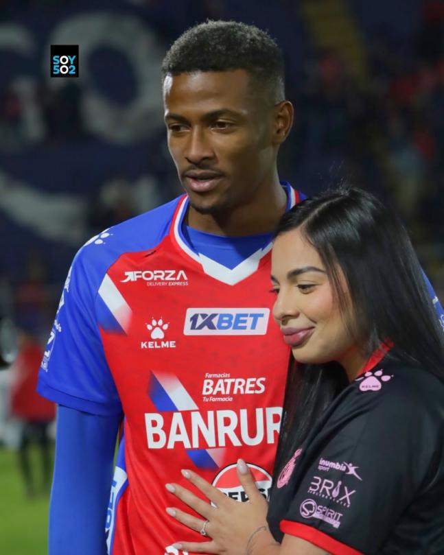 ¿Quién es la linda modelo que dejó plantado a futbolista tico tras haberse comprometido?