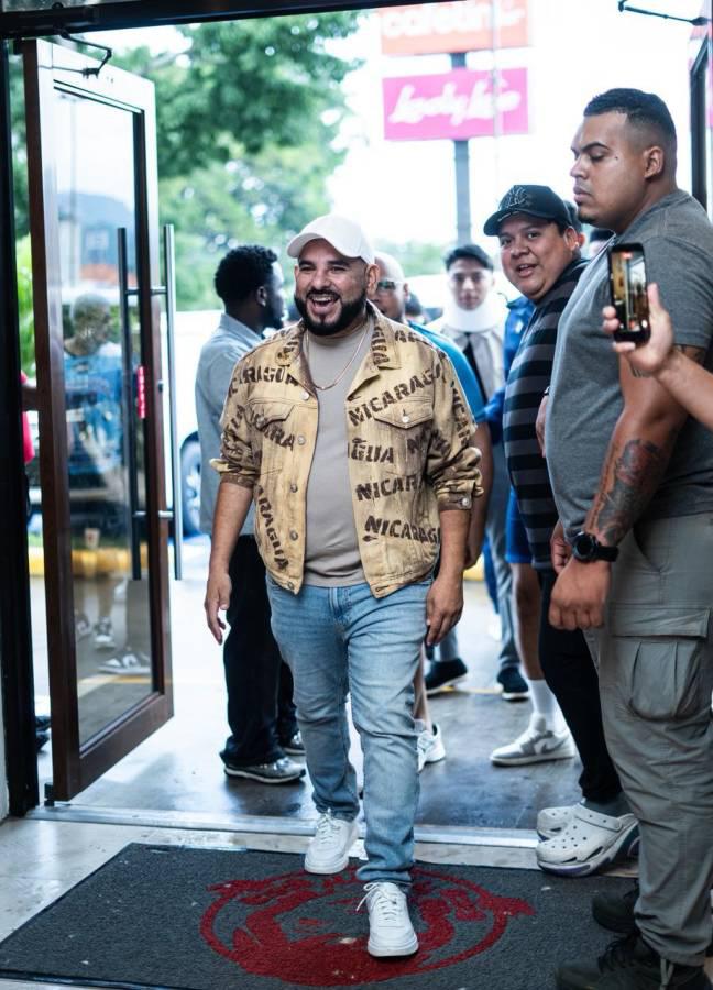 Supremo se reencuentra con su ex y show de portero en conferencia de tiktokers de Honduras y Nicaragua
