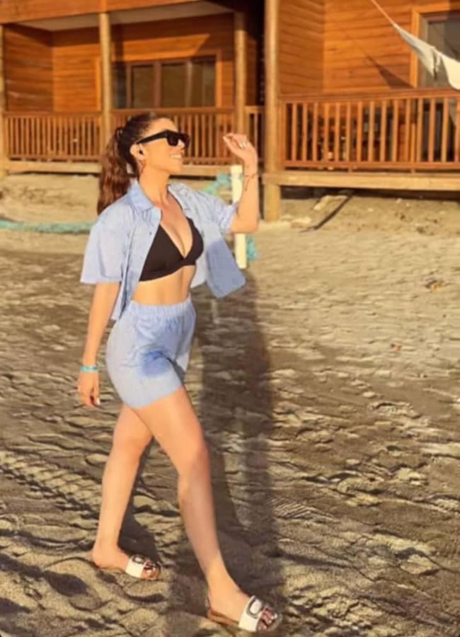 Novia de jugador de la Liga Nacional enciende el verano con sus fotos en la playa