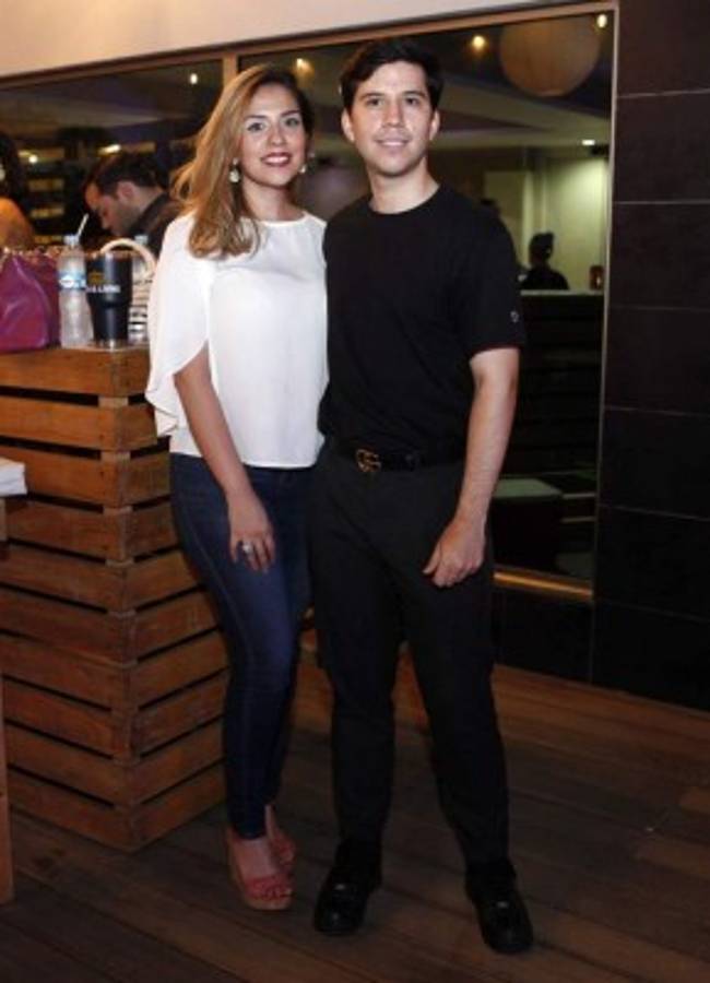 Estilo y Corona dan la bienvenida al verano en una tarde llena de música y sabor