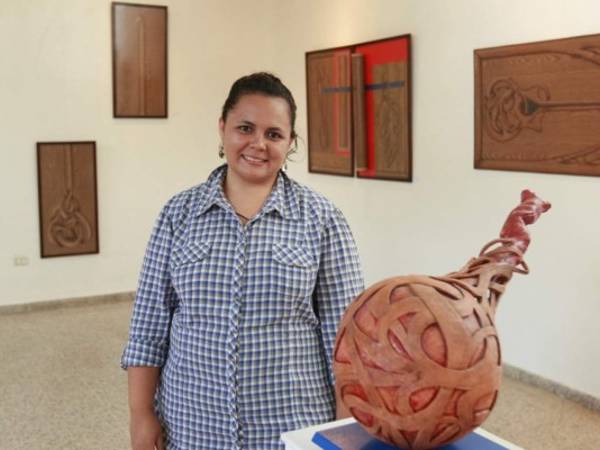 Scarlett Rovelaz busca innovar con su destreza en cada una de las ramas en las que se desarrolla.