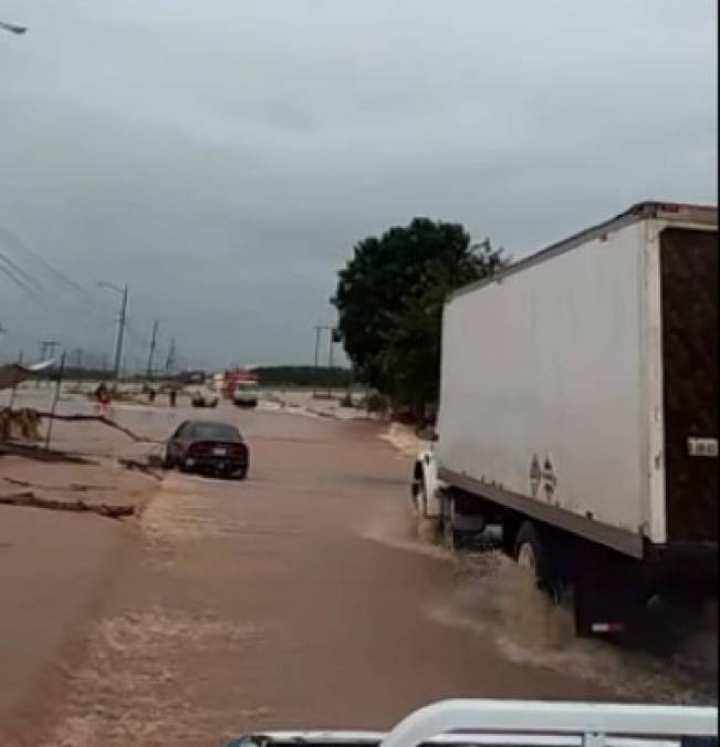 FOTOS: Un Valle de Sula anegado se prepara para más inundaciones