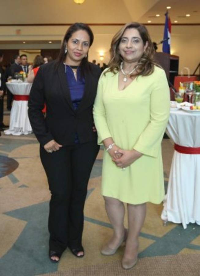 noche de recuerdo entre compañeros