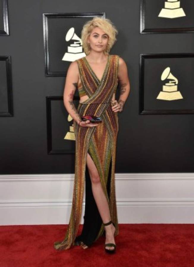 Le presentamos los looks de los famosos en los Grammy 2017