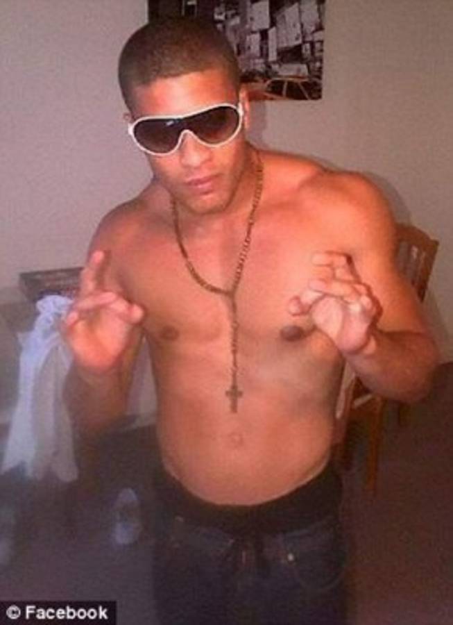 Facebook se niega a borrar fotos de exnovio asesino posando al lado de su víctima