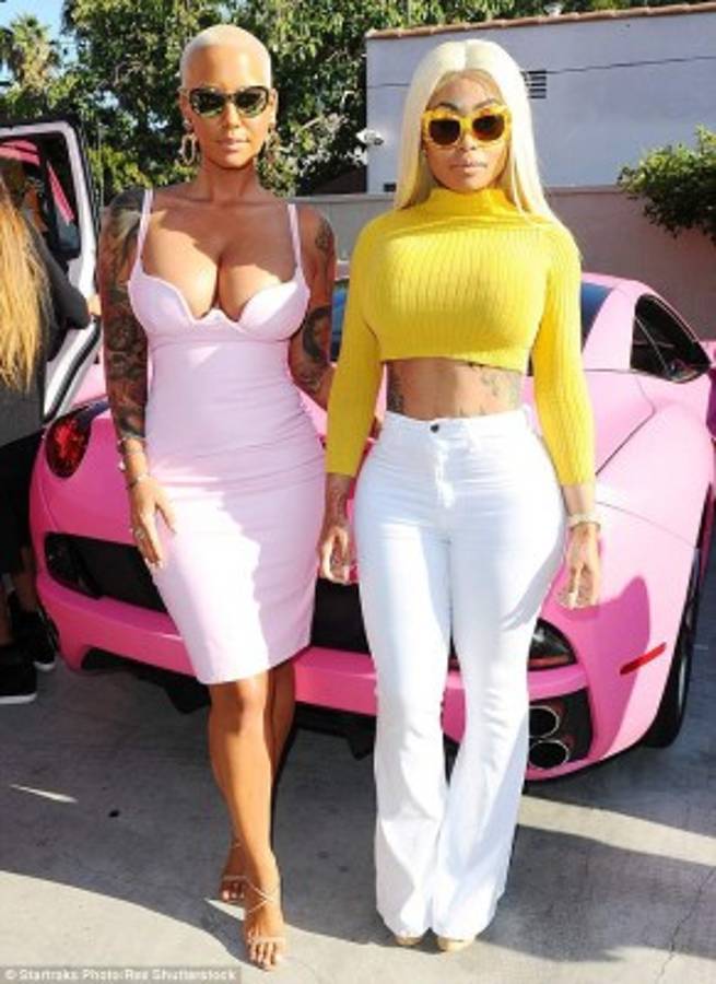 Famosa modelo el nuevo dolor de cabeza de las Kardashian